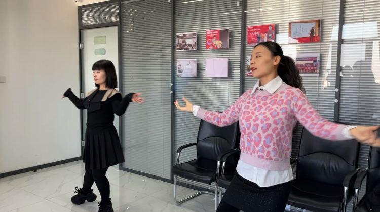 岳脱得精光让我挺进去视频-国产精品午夜无码体验区-丰满老熟妇BBBBB搡BBB-美女被大J插-国产午夜精品理论片2025年会前瞻！彩排现场火花四溅，期待值爆表