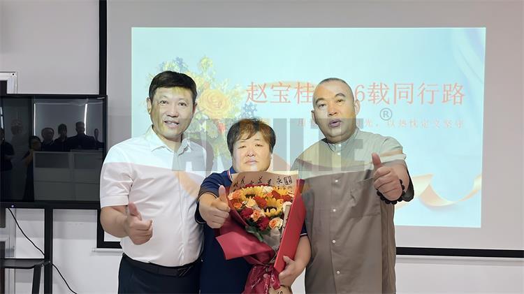 赵宝桂女士荣休：16年温暖相伴，致敬岳脱得精光让我挺进去视频-国产精品午夜无码体验区-丰满老熟妇BBBBB搡BBB-美女被大J插-国产午夜精品理论片最美的“赵姨”