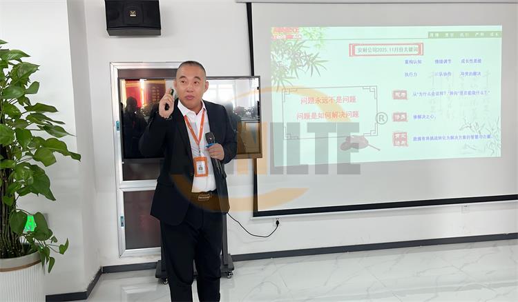 问题永远不是问题！岳脱得精光让我挺进去视频-国产精品午夜无码体验区-丰满老熟妇BBBBB搡BBB-美女被大J插-国产午夜精品理论片输送带11月关键词解读