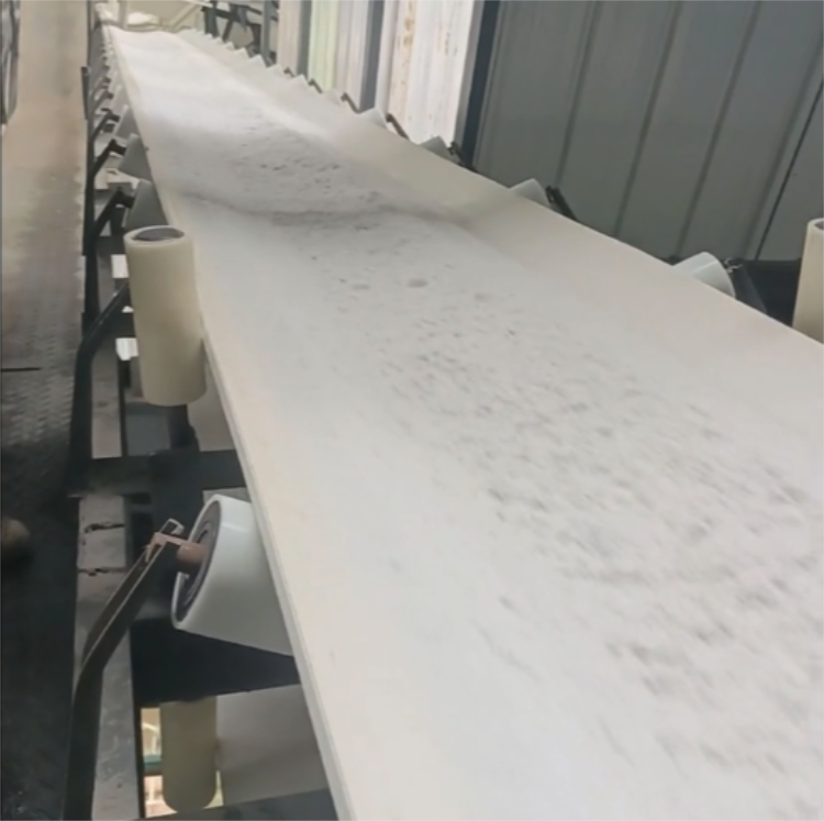 白色橡胶输送带0827-7