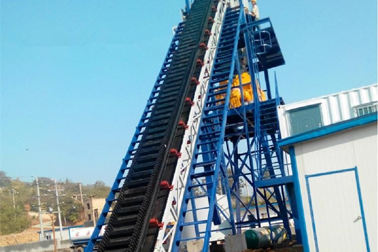 /Products/Z字提升机输送带/ /Products/Z字提升机输送带/