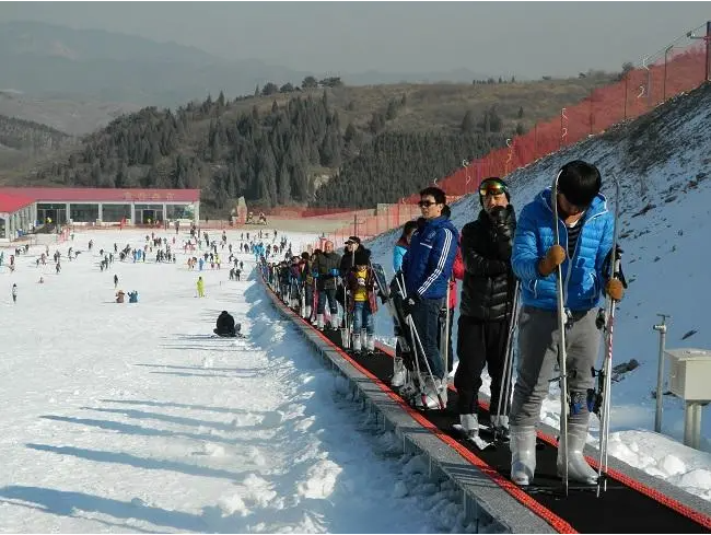滑雪场魔毯输送带